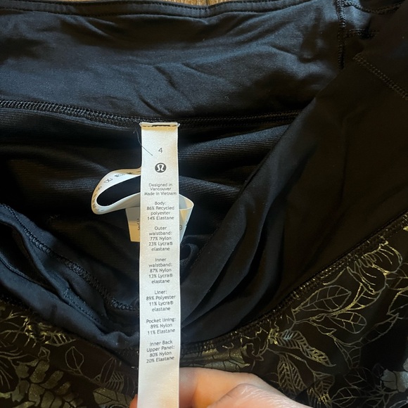 Lululemon Floral Black Women's Shorts - Picture 3 of 4
